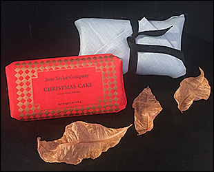 Linen Wrapped Christmas Cake